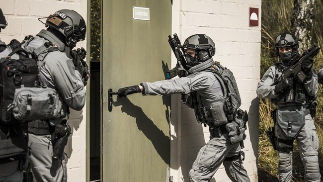 Polizeiliche Aufgaben im Notstands- und Verteidigungsfall