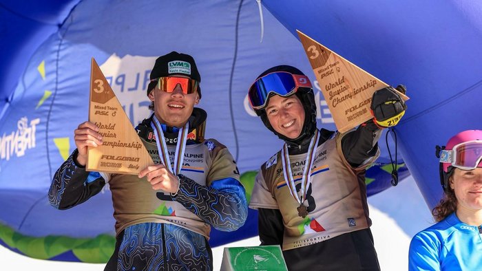 Samuel Schwerdt und Mathilda Scheid gewinnen Bronze im Mixed-Team-Wettbewerb (Quelle: FIS – Internationaler Skiverband)