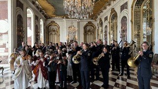 Bundespolizeiorchester Hannover performte in Potsdamer Schloss-Landschaft (D. Kohnen)