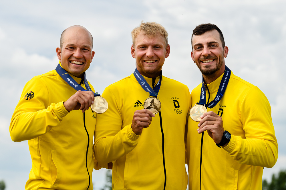Franz Anton, Timo Trummer und Sideris Tasiadis (von links) gewinnen Gold Kanu-Slalom Team-Wettbewerb