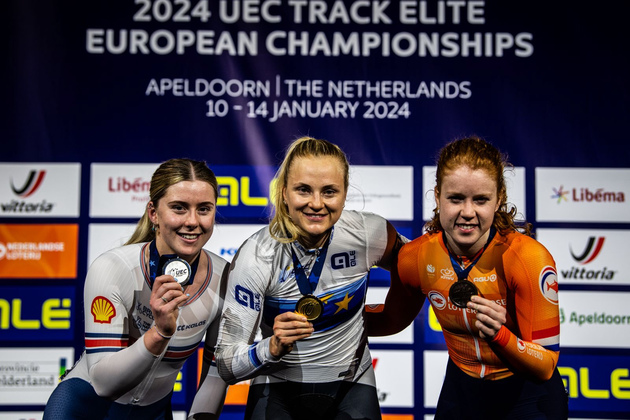 Lea Sophie Friedrich (Mitte) gewinnt Gold im Keirin vor der Britin Emma Finucane (links) und der Niederländerin Hetty van de Wouw