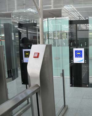 eGates am Flughafen Frankfurt/Main.